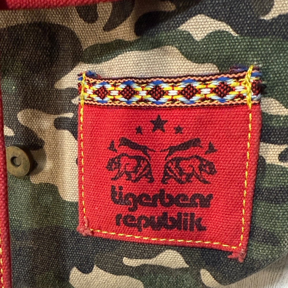 Camouflage Crossbody Bag with Red Trim - Picture 2 of 8